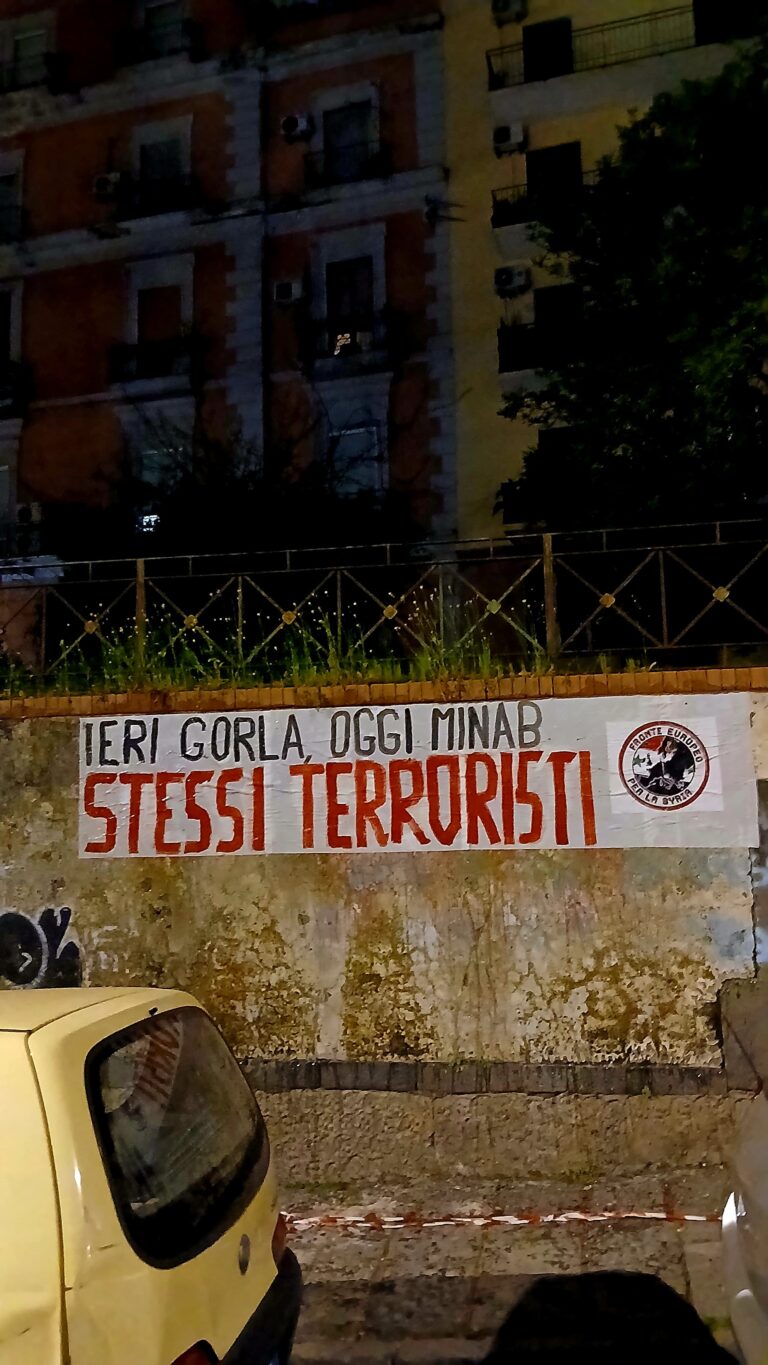 Striscioni del Fronte Europeo contro il massacro in Iran